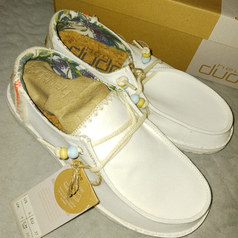 NWT! HEY DUDES Slip-On Shoes Sz 6